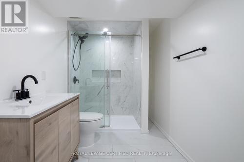 643 Garden Walk, Mississauga, ON - Indoor Photo Showing Bathroom