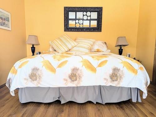 293 Ross Lapointe Road, Oxdrift, ON - Indoor Photo Showing Bedroom