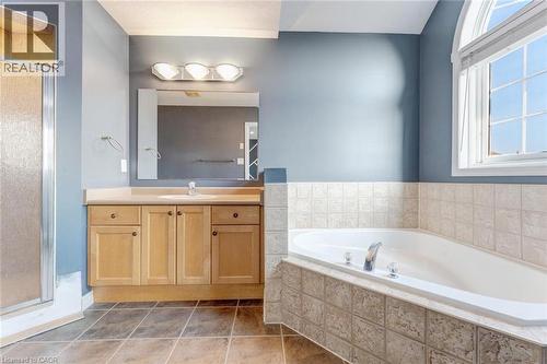 50 Cranbrook Street, Kitchener, ON - Indoor Photo Showing Bathroom