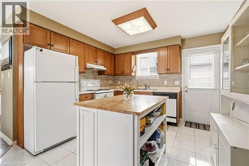 37 Thistlemoor Drive, Caledonia, ON - Indoor Photo Showing Kitchen