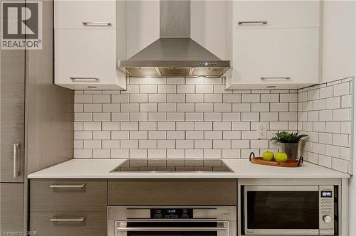 163 Victoria Avenue N, Hamilton, ON - Indoor Photo Showing Kitchen