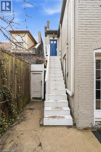 163 Victoria Avenue N, Hamilton, ON - Outdoor