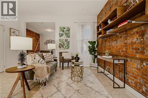 163 Victoria Avenue N, Hamilton, ON - Indoor