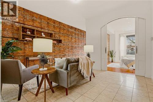 163 Victoria Avenue N, Hamilton, ON - Indoor