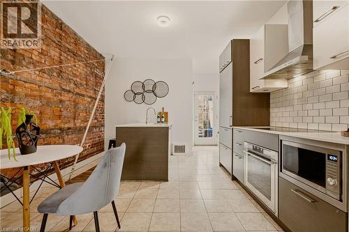 163 Victoria Avenue N, Hamilton, ON - Indoor