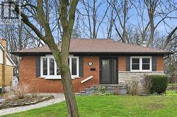 2191 MOUNT ROYAL Avenue  Burlington, ON L7P 1R7