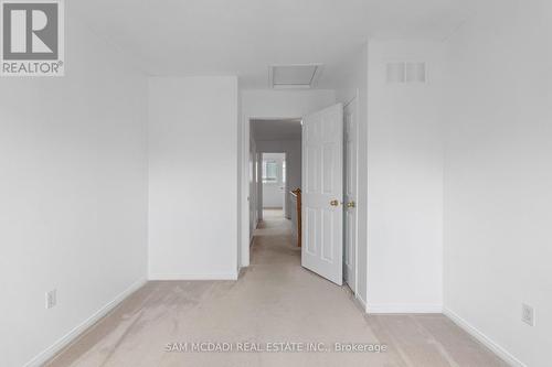 5411 Sweetgrass Gate, Mississauga, ON - Indoor Photo Showing Other Room