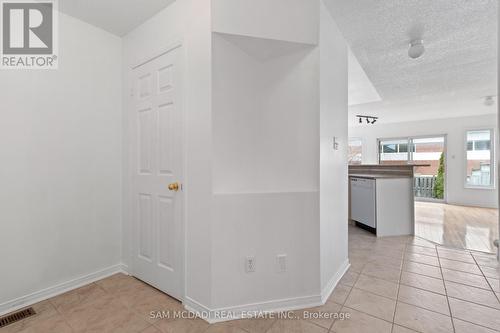 5411 Sweetgrass Gate, Mississauga, ON - Indoor