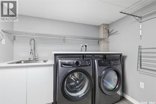 12 Secord Place, Regina, SK - Indoor Photo Showing Laundry Room
