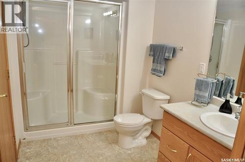 317 325 Keevil Crescent, Saskatoon, SK - Indoor Photo Showing Bathroom