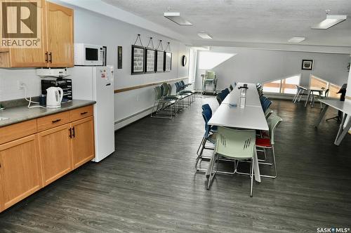 317 325 Keevil Crescent, Saskatoon, SK - Indoor Photo Showing Kitchen