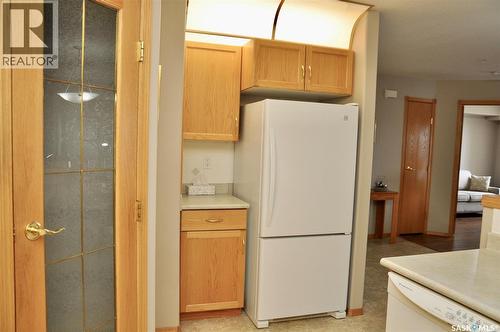 317 325 Keevil Crescent, Saskatoon, SK - Indoor Photo Showing Kitchen