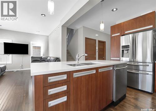 611 Pichler Crescent, Saskatoon, SK - Indoor Photo Showing Kitchen With Stainless Steel Kitchen With Double Sink