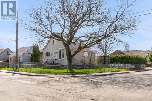 180 MEAD AVENUE  Hamilton, ON L8H 3V1