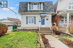 115 HAMILTON AVENUE N  Ottawa, ON K1Y 1C1