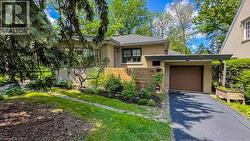 64 UNDERMOUNT Avenue Unit# LOWER Hamilton, ON L8P 3Z6