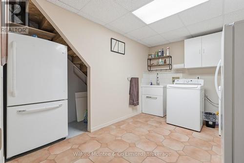 073091 10Th Sideroad Sdr, West Grey, ON - Indoor Photo Showing Laundry Room