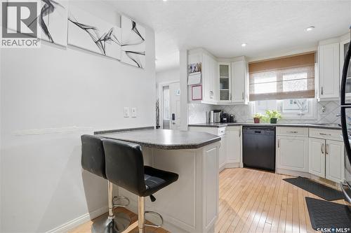 226 Plainsview Drive, Regina, SK - Indoor Photo Showing Kitchen