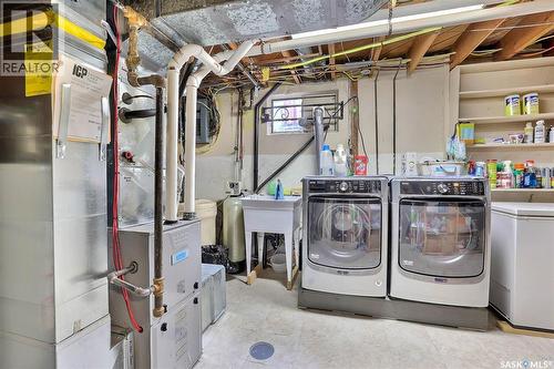 2512 Grant Road, Regina, SK - Indoor Photo Showing Laundry Room