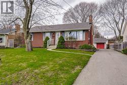 1057 CEDAR Avenue Burlington, ON L7T 2R8