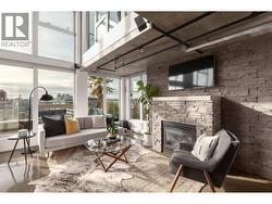 1002 289 ALEXANDER STREET  Vancouver, BC V6A 4H6