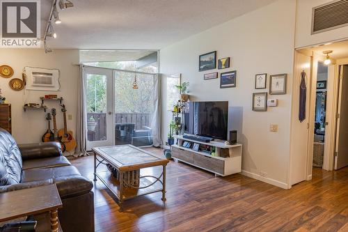 353 Boyce Crescent Unit# 11  Kelowna, BC V1Y 5Z7