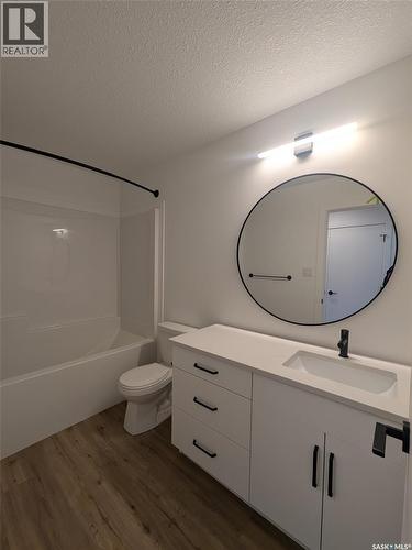 2460 Lindsay Street, Regina, SK - Indoor Photo Showing Bathroom