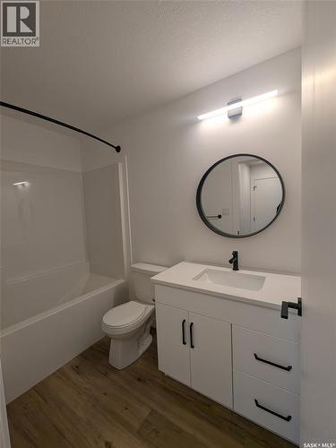 2460 Lindsay Street, Regina, SK - Indoor Photo Showing Bathroom