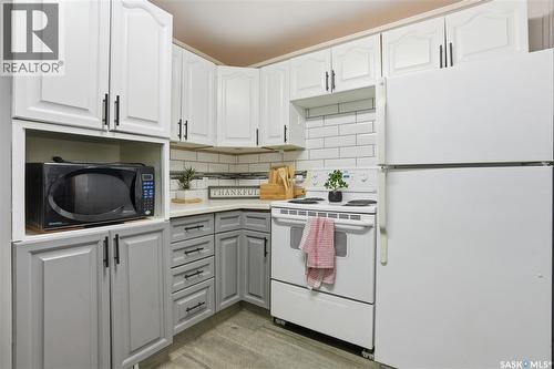 1150 3Rd Avenue Ne, Moose Jaw, SK - Indoor Photo Showing Kitchen