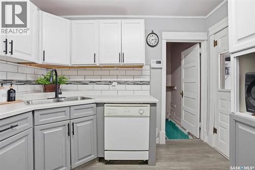1150 3Rd Avenue Ne, Moose Jaw, SK - Indoor Photo Showing Kitchen With Double Sink