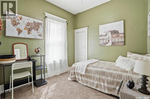 1150 3Rd Avenue Ne, Moose Jaw, SK - Indoor Photo Showing Bedroom