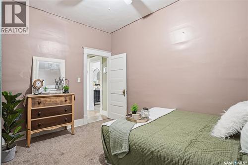 1150 3Rd Avenue Ne, Moose Jaw, SK - Indoor Photo Showing Bedroom