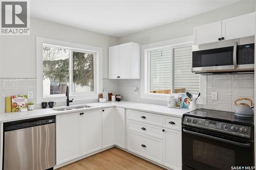 840 I Avenue S, Saskatoon, SK - Indoor Photo Showing Kitchen With Double Sink