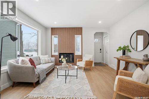 840 I Avenue S, Saskatoon, SK - Indoor Photo Showing Living Room