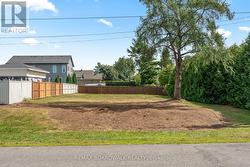 9 DORIS AVENUE  Ottawa, ON K1T 3W8