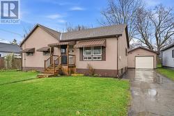 166 CROWLAND AVENUE Welland (Lincoln/Crowland), ON L3B 1X3