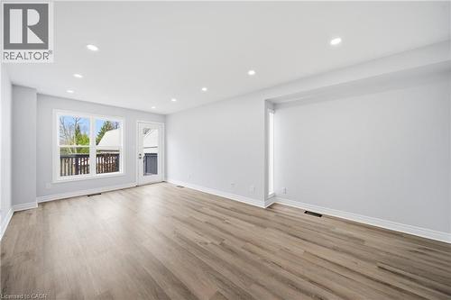 233B Vine Street, St. Catharines, ON - Indoor Photo Showing Living Room