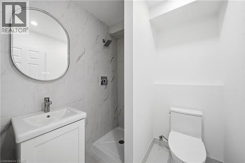 233B Vine Street, St. Catharines, ON - Indoor Photo Showing Bathroom
