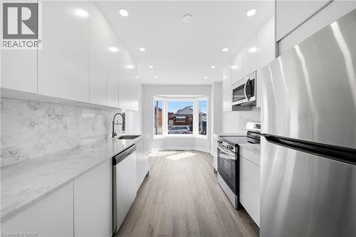 233B Vine Street, St. Catharines, ON - Indoor Photo Showing Kitchen With Stainless Steel Kitchen With Upgraded Kitchen