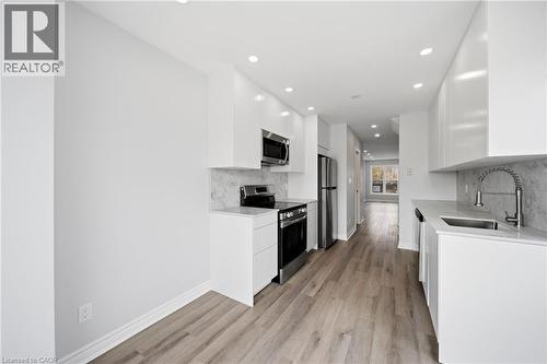 233B Vine Street, St. Catharines, ON - Indoor Photo Showing Kitchen