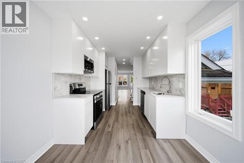 233B Vine Street, St. Catharines, ON - Indoor Photo Showing Kitchen