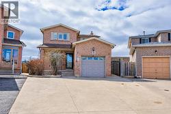39 REGIS Court Stoney Creek, ON L8E 4M8
