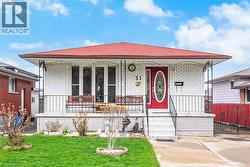 31 SUMMERCREST Drive  Hamilton, ON L8K 6G5