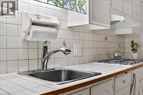 139 Queen Street S, Hamilton, ON - Indoor Photo Showing Kitchen