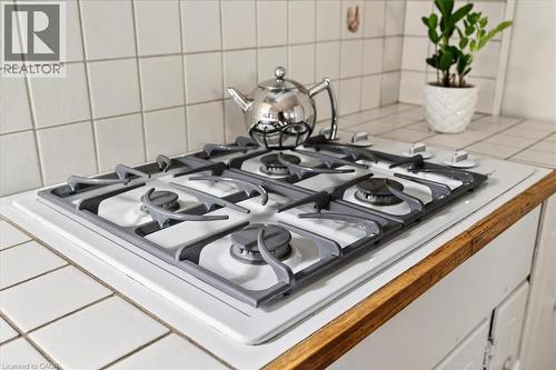 139 Queen Street S, Hamilton, ON - Indoor Photo Showing Kitchen