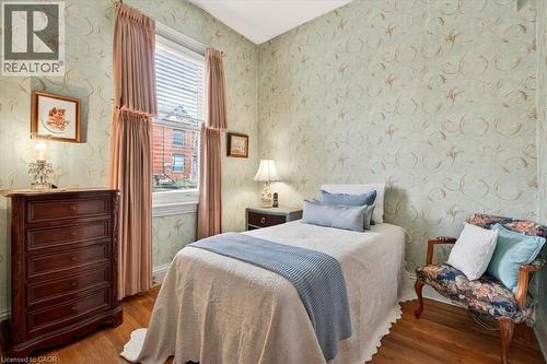 139 Queen Street S, Hamilton, ON - Indoor Photo Showing Bedroom