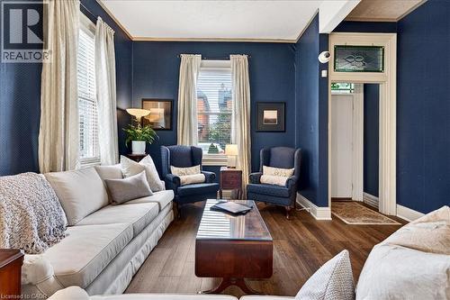 139 Queen Street S, Hamilton, ON - Indoor Photo Showing Living Room