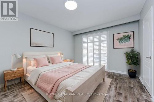 7566 Lockington Crescent, Mississauga, ON - Indoor Photo Showing Bedroom