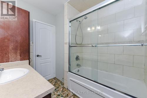 7566 Lockington Crescent, Mississauga, ON - Indoor Photo Showing Bathroom