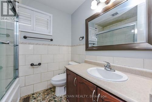 7566 Lockington Crescent, Mississauga, ON - Indoor Photo Showing Bathroom
